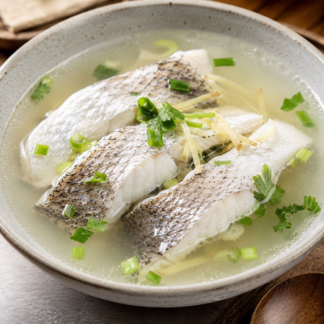 去刺金目鱸魚清肉